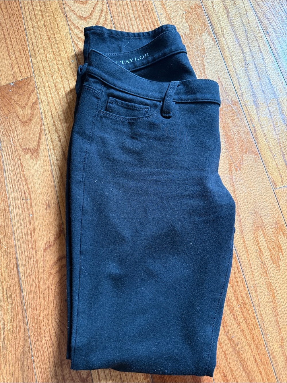 Ann Taykor Women’s Black Skinny Jeans